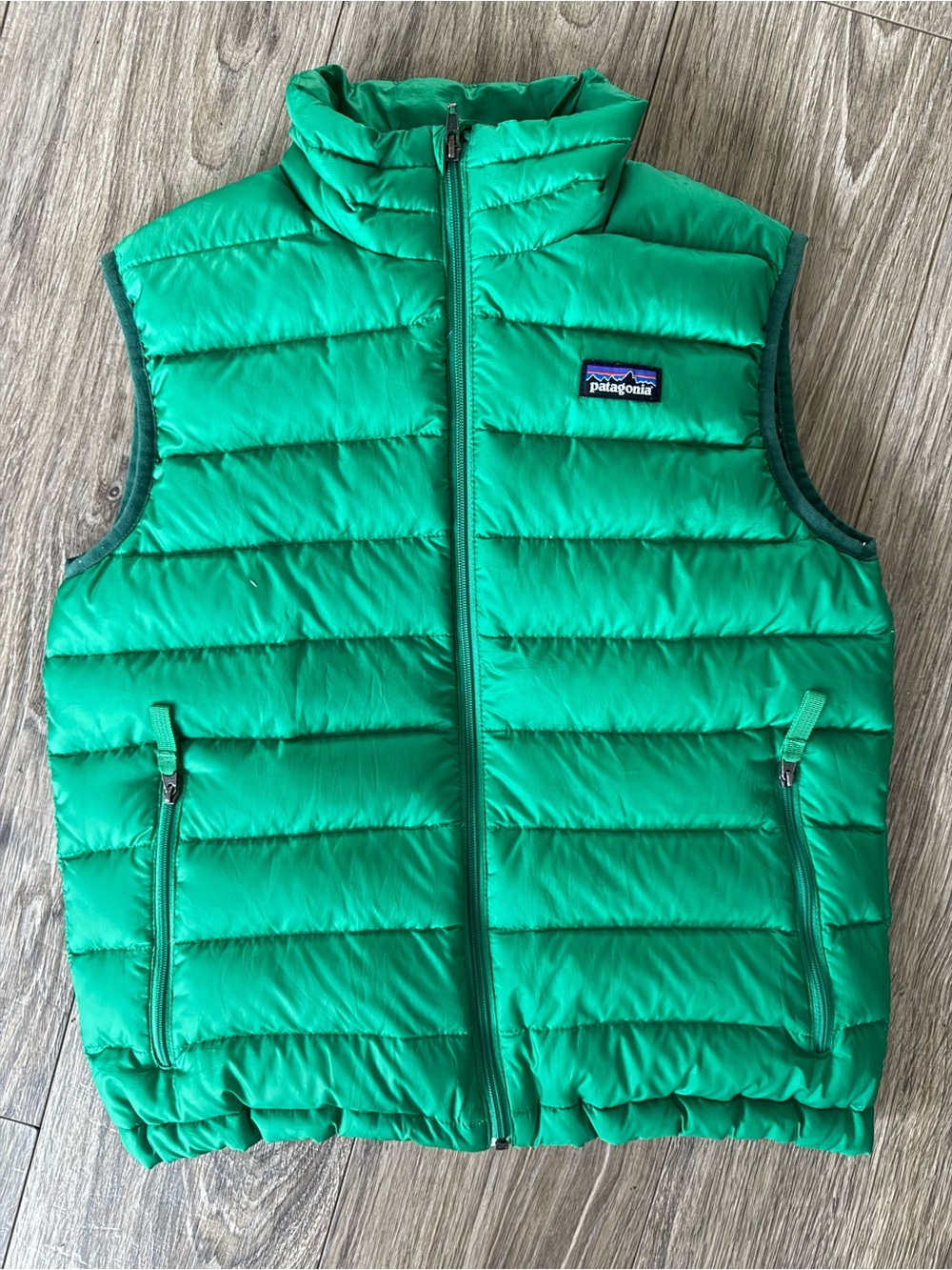Patagonia Kids' Green Down Vest - Lightweight Puffer Jacket Sz 8-10 years M
